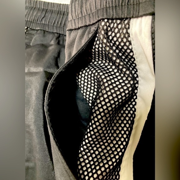 MARC CAIN ATHLETIC BLACK and WHITE SKIRT - Size Small - Picture 10 of 10